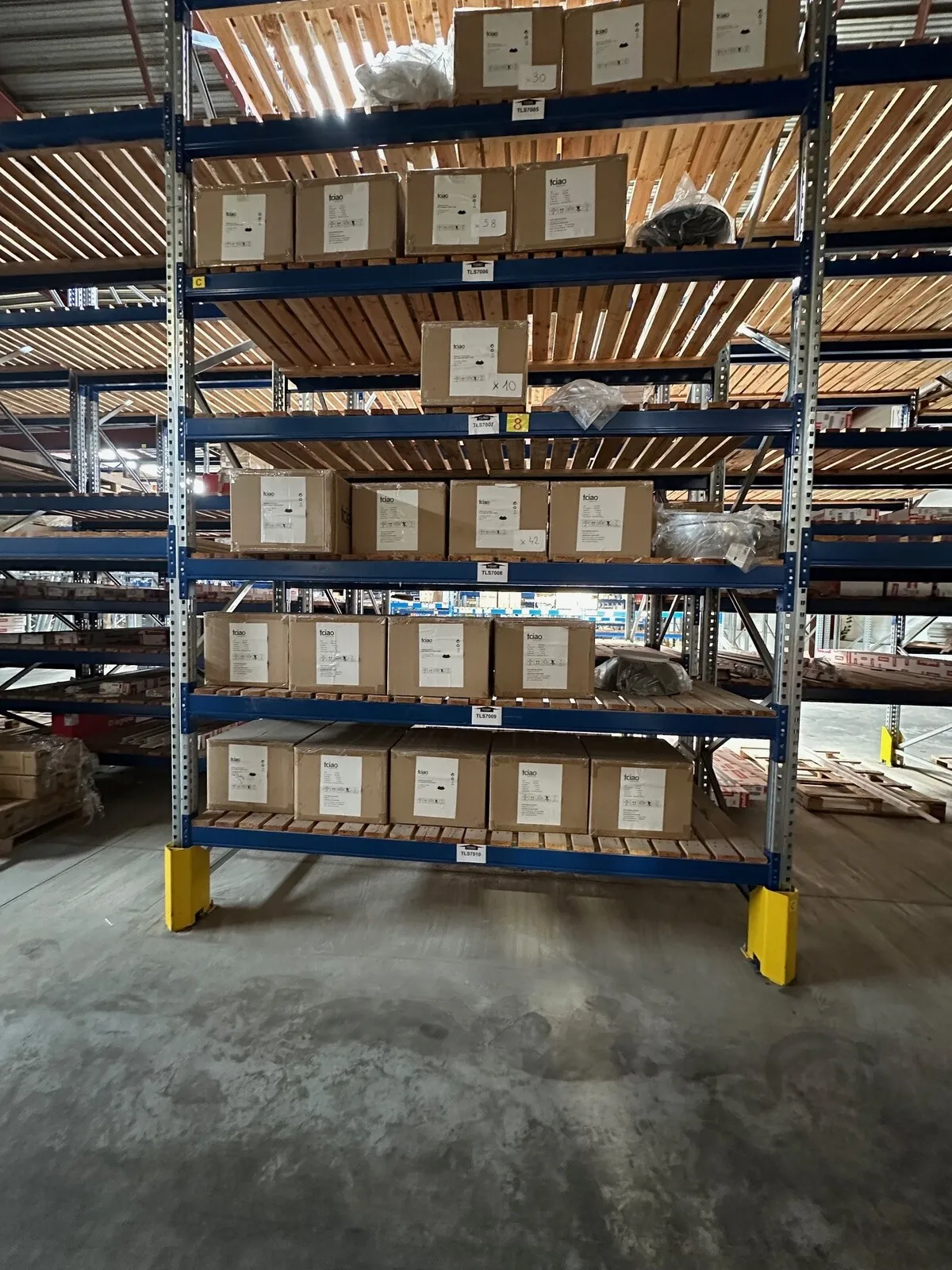 Lot n°163 - : Réflecteurs en ALU/PC pour suspensions industrielles ( 210 au total )
